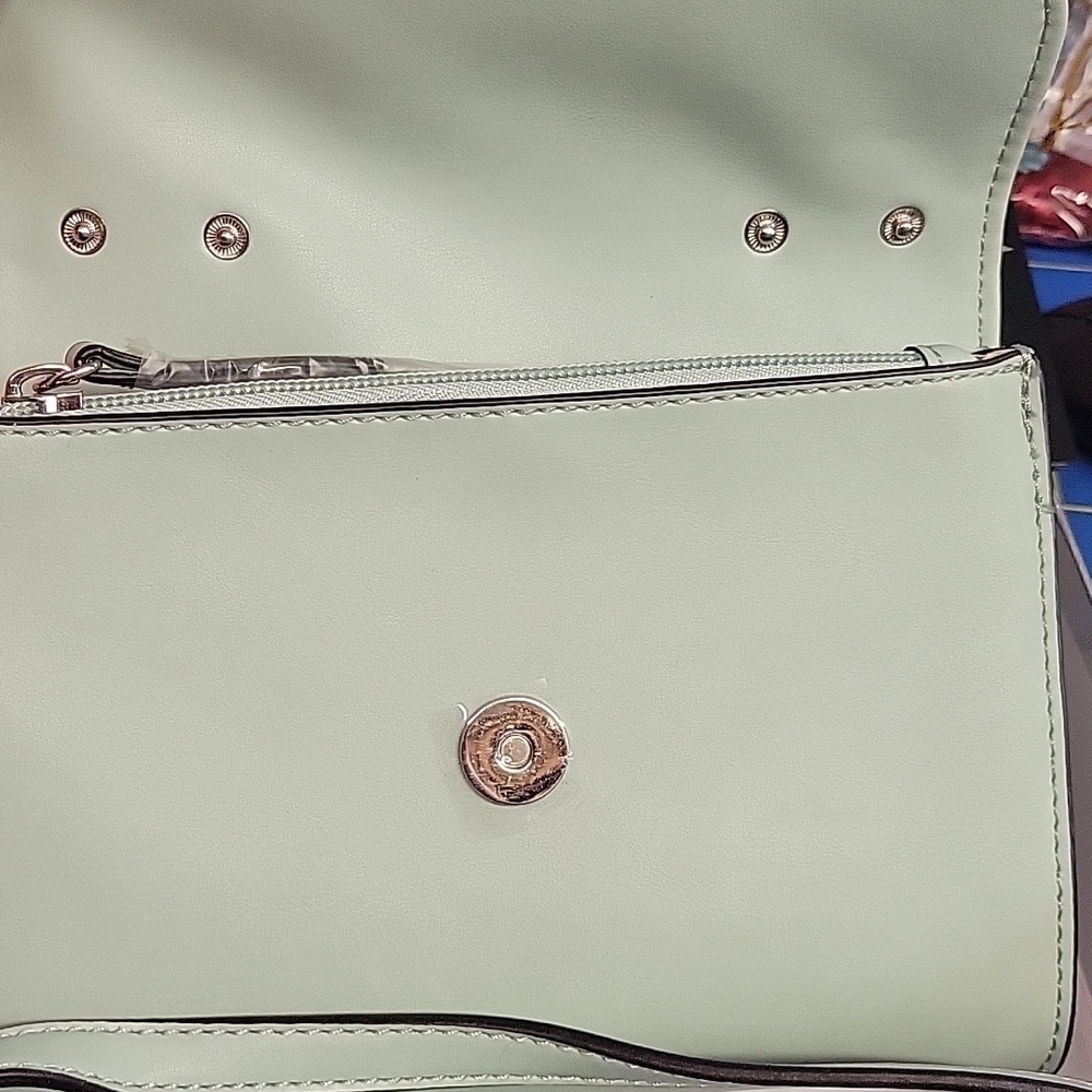Nine West Mint Green Crossbody Bag Chain Accent Strap New In Box - Picture 4 of 10